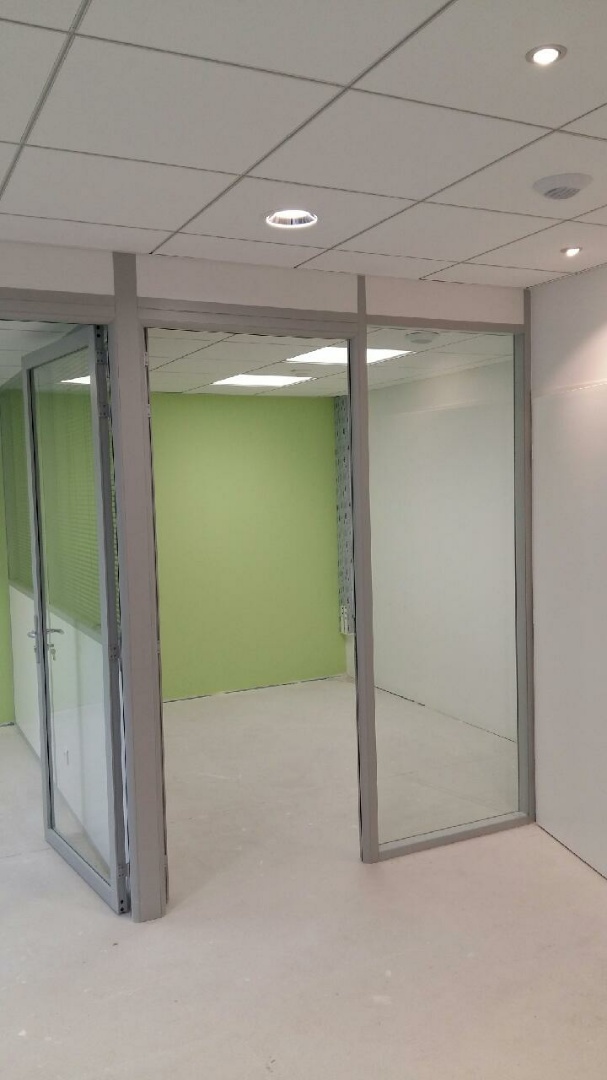 Faux plafond en dalles minérales